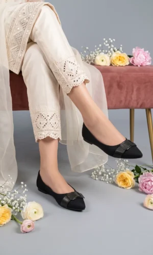 Bizee Instyle Classic Pointed Toe Buckle Pumps