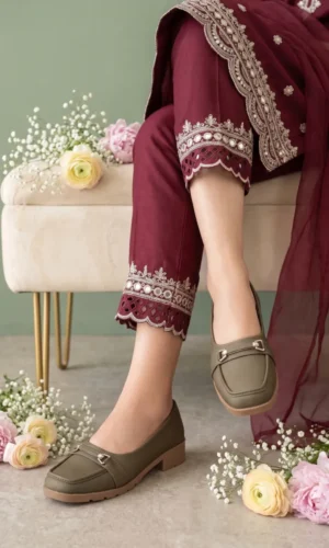 Catwalk Square Toe Block Heel Court Shoes
