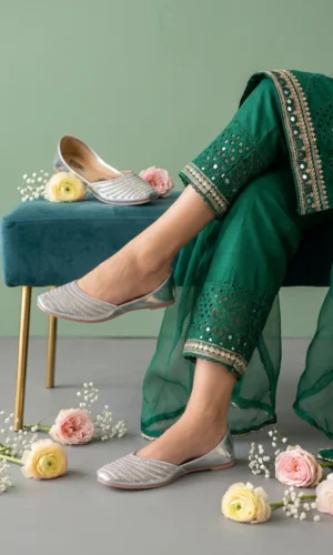 Classic Shoes Women's Premium Rhinestone Embellished Khussa