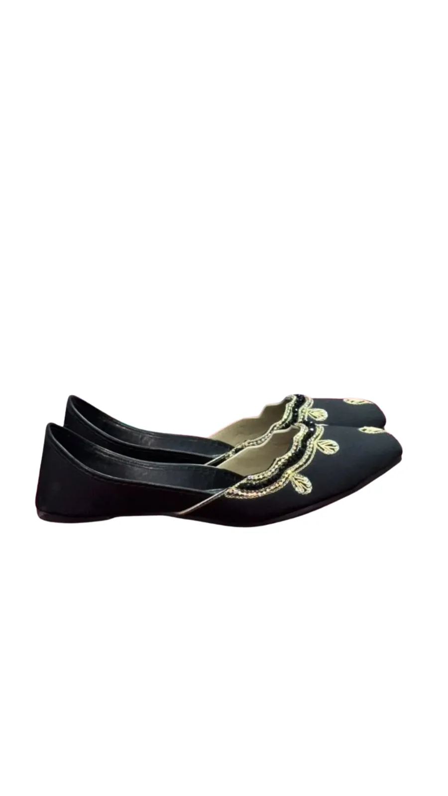 MA COLLECTION | Premium Embroidered Traditional Khussa for Women