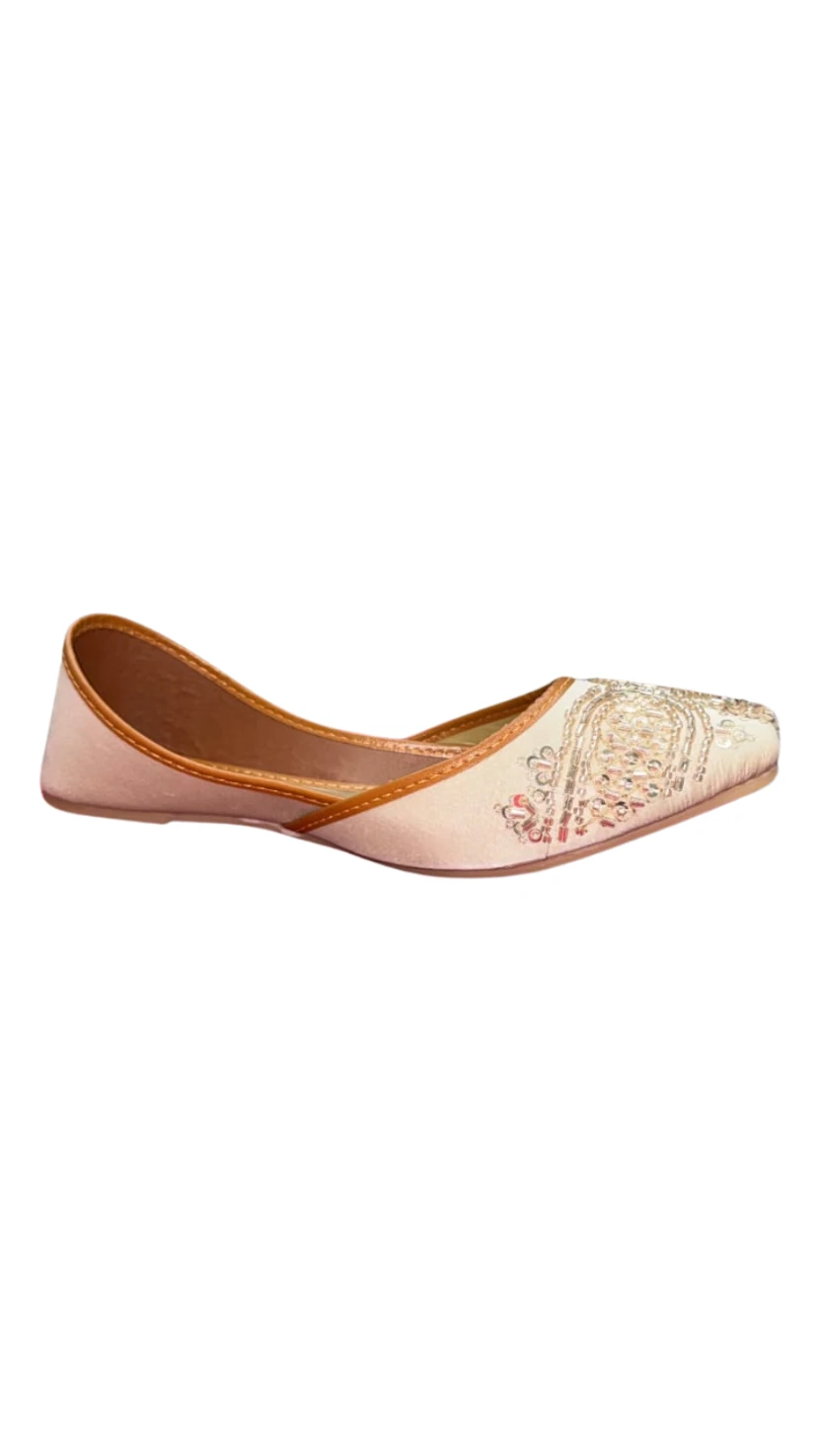 Classic Shoes Women's Premium Embroidered Motif Khussa